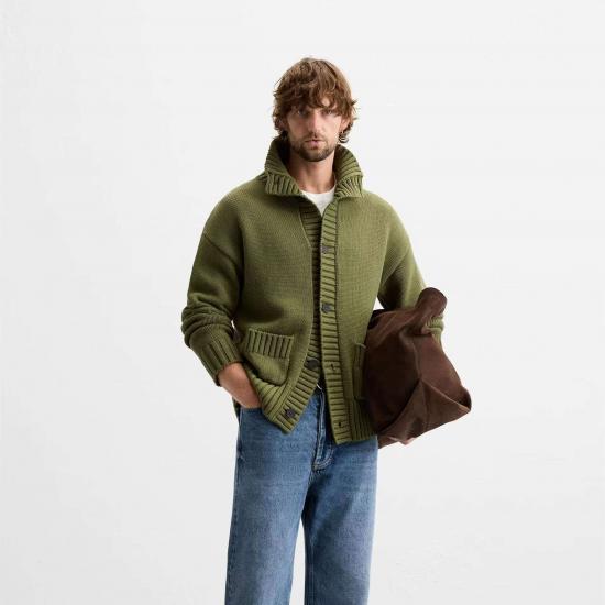Men's button-up knit cardigan with pockets
