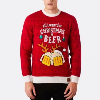Festive knitwear with clinking beer mugs