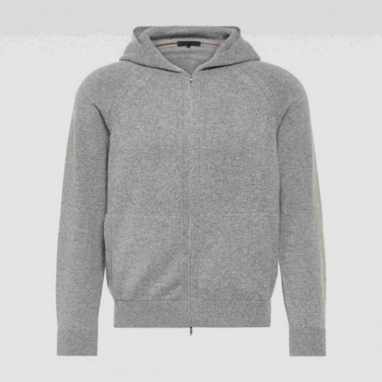 Lightweight hoodie made with recycle ingredients
