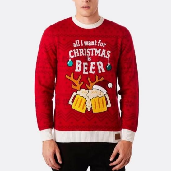 Festive knitwear with clinking beer mugs